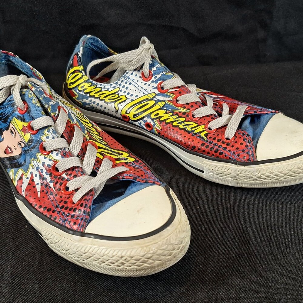 Converse Chuck Taylor All Star Classic Wonder Woman Shoes Size Men's 7 Women's 9 - Picture 2 of 8